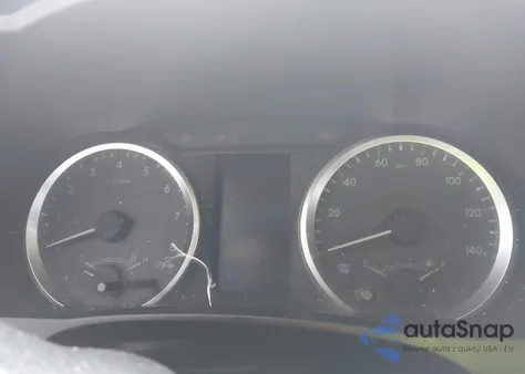 2018 Toyota Highlander Le Plus z USA, uszkodzony, nr VIN 5TDBZRFH2JS855104